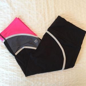 Victoria’s Secret High Waisted Cropped Leggings